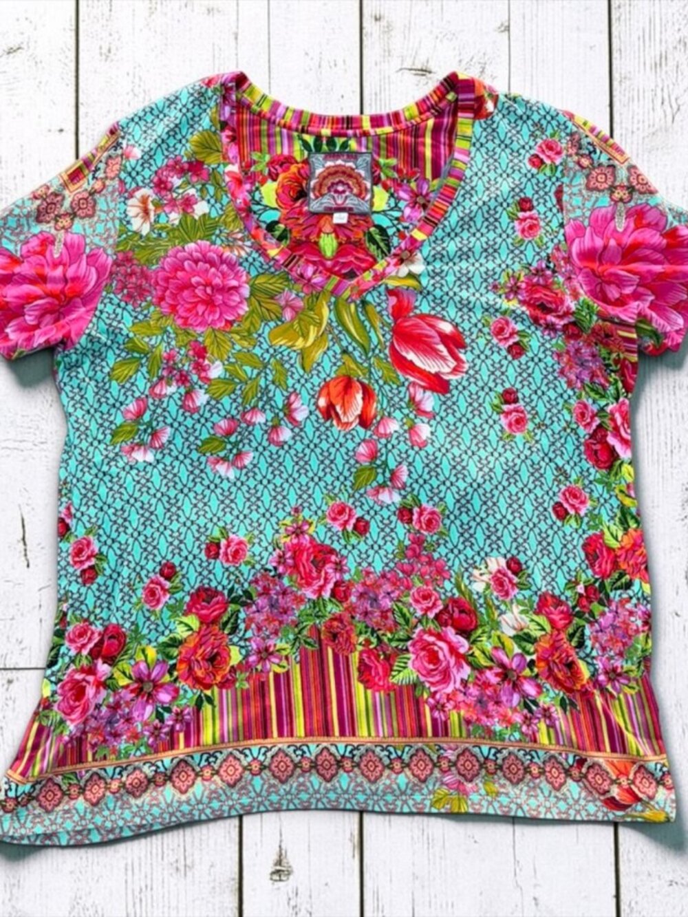 Johnny Was Floral Bamboo V-Neck Bohemian Jersey Top | Women’s Size L
